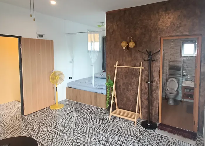 홈스테이 Merit Courtyard Suvarnabhumi House 방콕