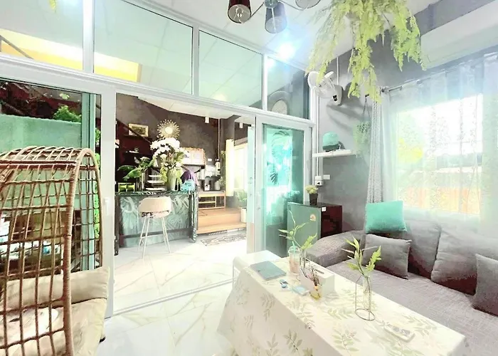 Merit Courtyard Suvarnabhumi House 방콕