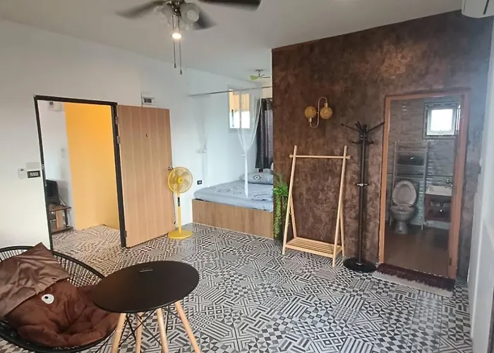 Merit Courtyard Suvarnabhumi House 방콕