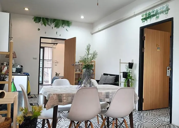 Merit Courtyard Suvarnabhumi House 홈스테이 방콕