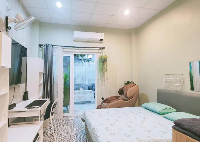 Merit Courtyard Suvarnabhumi House 홈스테이 방콕