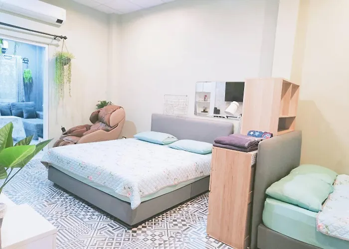 홈스테이 Merit Courtyard Suvarnabhumi House *