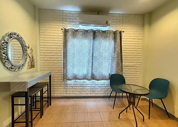홈스테이 Merit Courtyard Suvarnabhumi House 방콕