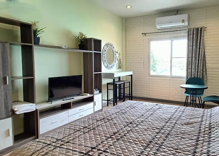 Merit Courtyard Suvarnabhumi House 홈스테이 방콕