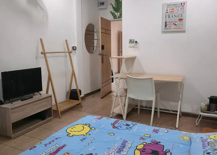Merit Courtyard Suvarnabhumi House 홈스테이 방콕